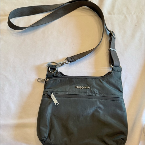Baggallini Charcoal Crossbody Bag - Picture 1 of 9